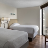 Oceanfront Three Bedroom Condo - Sleeps 10 Image: 