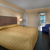 Oceanfront One Bedroom King Bed Image: 
