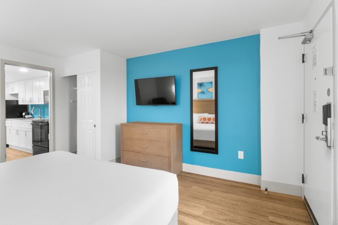 Caribbean Resort - 1 Bedroom Oceanfront Deluxe King Suite