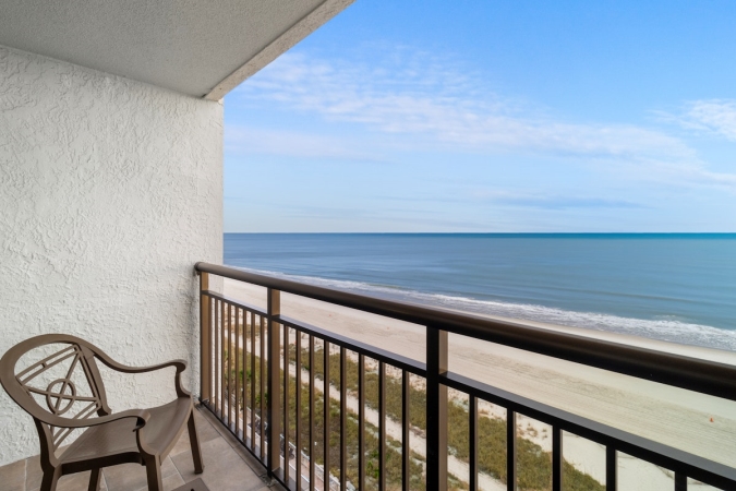 Caribbean Resort - 1 Bedroom Oceanfront Deluxe Queen Suite